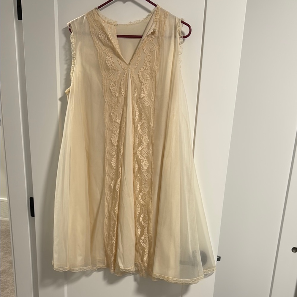 Elegant Cream Vintage Sleeveless Dress